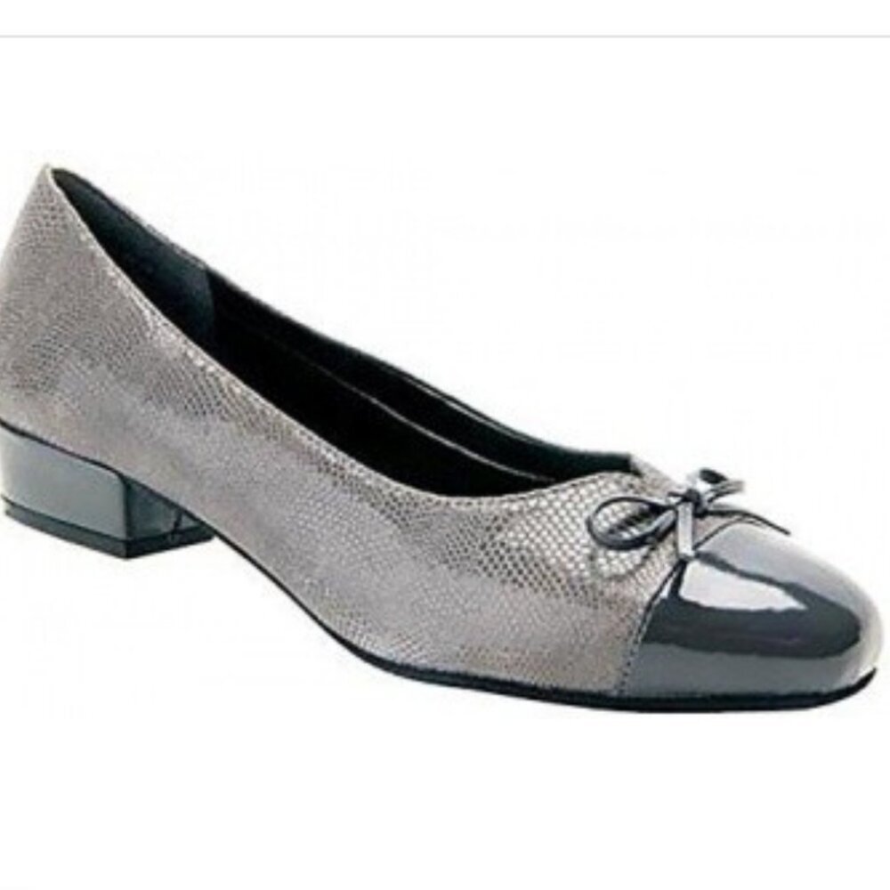 Ros Hommerson SZ10N Tawnie Gray Cap Toe Animal Embossed Shoe Old $ Office Staple